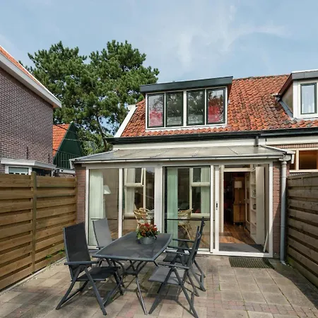 Ferienhaus Uniquely Designed Holiday With Jetty In Enkhuizen